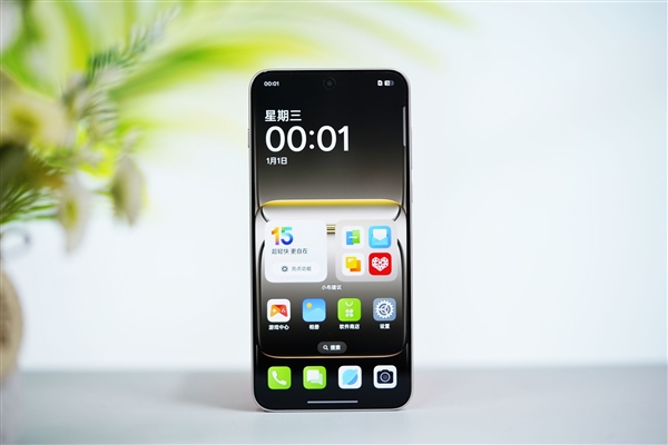 性能強(qiáng)天璣手機(jī)！一加Ace 5至尊版圖賞